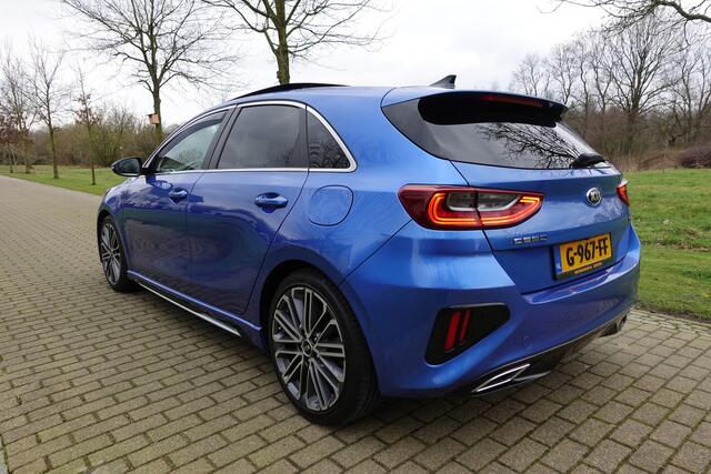 KIA CEE D Ceed 1.4 T-GDi GT-PlusLine | Schuif/kantel dak | LED | JBL | Stuurverwarming | Stoelverwarming | Keyless |
