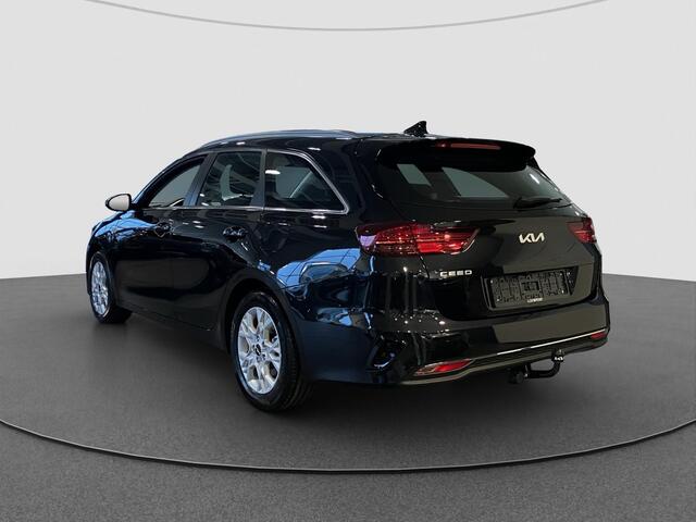 KIA CEE D Ceed Sportswagon 1.5 T-GDi DynamicLine ** NIEUWE AUTO ** | TREKHAAK | NAVIGATIE | LICHTMETALEN VELGEN |