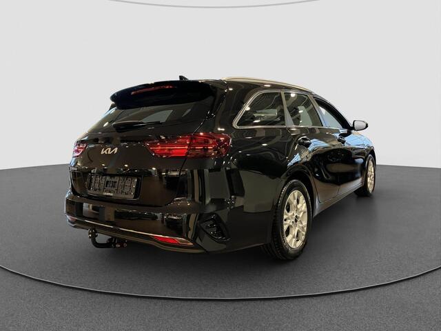 KIA CEE D Ceed Sportswagon 1.5 T-GDi DynamicLine ** NIEUWE AUTO ** | TREKHAAK | NAVIGATIE | LICHTMETALEN VELGEN |
