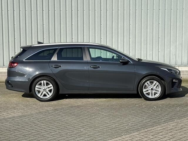 KIA CEE D Ceed Sportswagon 1.4 T-GDi DynamicPlusLine / Navigatie / Achteruitrijcamera / Apple CarPlay/Android auto / Stoel/stuurverwarming / Climate Control / Keyless entry&start /
