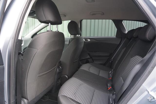 KIA CEE D Ceed Sportswagon 1.5 T-GDi DynamicLine 160pk + Navi/ Camera/ Cruise/ LED/ Carplay/ Garantie!