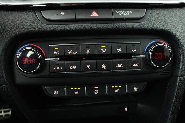 KIA CEE D Ceed 1.4 T-GDi ExecutiveLine | Panoramadak | Stoelventilatie | Leder | Adaptive cruise | Carplay | JBL Sound | Camera | Stuurverwarming | Full LED | Navigatie | Dodehoek detectie