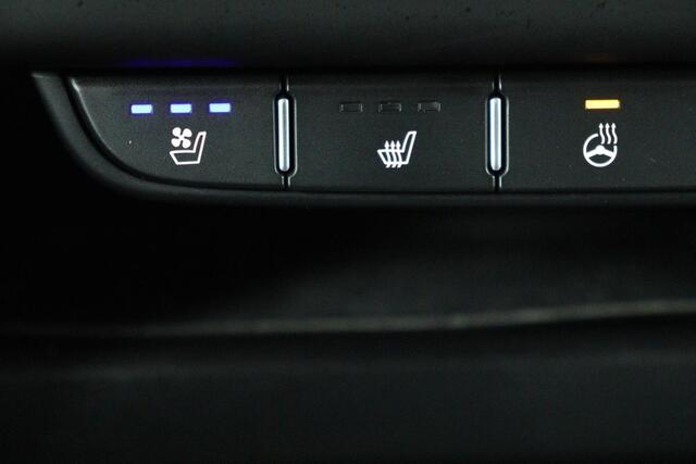 KIA CEE D Ceed 1.4 T-GDi ExecutiveLine | Panoramadak | Stoelventilatie | Leder | Adaptive cruise | Carplay | JBL Sound | Camera | Stuurverwarming | Full LED | Navigatie | Dodehoek detectie