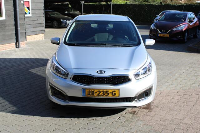 KIA CEE D 1.0 T-GDI Navigator - Airco Navi dealer onderhouden