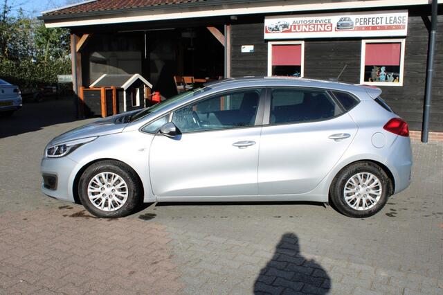KIA CEE D 1.0 T-GDI Navigator - Airco Navi dealer onderhouden