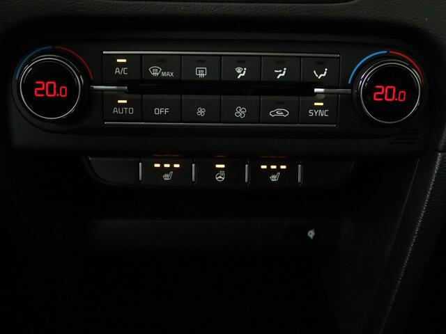 KIA CEE D Ceed Sportswagon 1.5 T-GDi GT-PlusLine | Panoramadak | Adaptive Cruise Control | Lichtmetalen Velgen 18" | NIEUW!! Uit voorraad leverbaar!