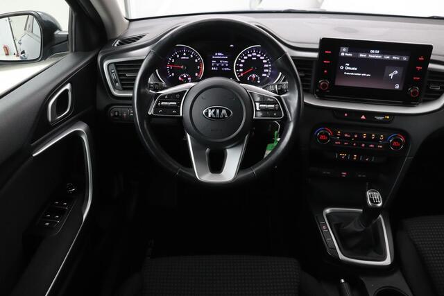 KIA CEE D Ceed 1.4 T-GDi DynamicLine | Stoel & stuurverwarming | Camera | Carplay | Navigatie | Climate control | PDC | Cruise control