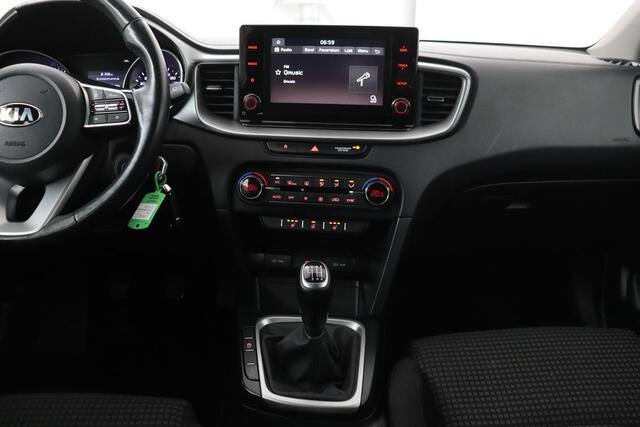 KIA CEE D Ceed 1.4 T-GDi DynamicLine | Stoel & stuurverwarming | Camera | Carplay | Navigatie | Climate control | PDC | Cruise control
