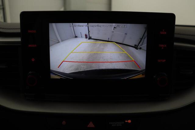 KIA CEE D Ceed 1.4 T-GDi DynamicLine | Stoel & stuurverwarming | Camera | Carplay | Navigatie | Climate control | PDC | Cruise control