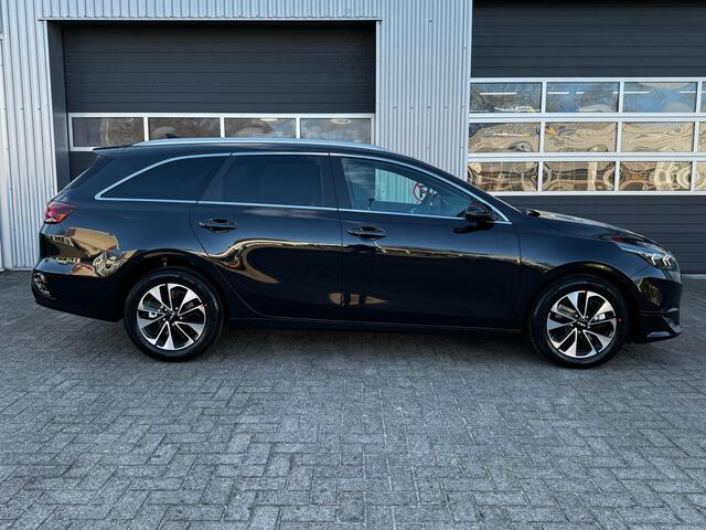 KIA CEE D Ceed Sportswagon 1.0 T-GDi MHEV Design Edition Automaat (NIEUW) - JBL Speakers - Automatische achterklep - Stoel/Stuurvewarming - Adaptief Cruise control - Direct Leverbaar!