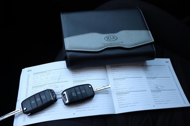 KIA CEE D cee'd 1.6 GDI First Edition Camera, Navigatie, Elektrische ramen, Lichtmetalen wielen