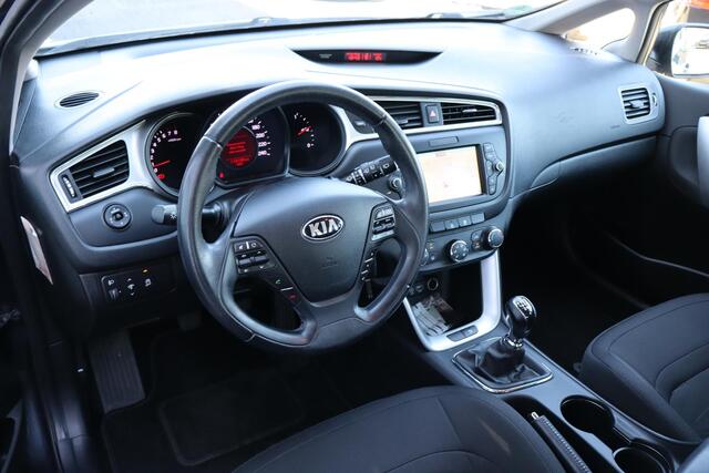 KIA CEE D cee'd 1.6 GDI First Edition Camera, Navigatie, Elektrische ramen, Lichtmetalen wielen