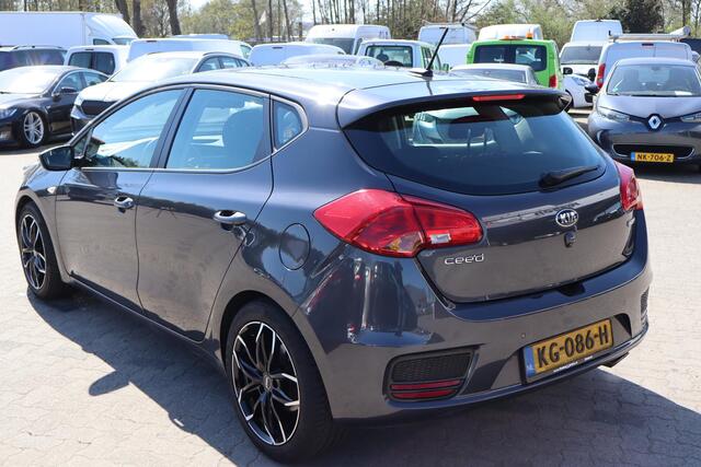 KIA CEE D cee'd 1.6 GDI First Edition Camera, Navigatie, Elektrische ramen, Lichtmetalen wielen
