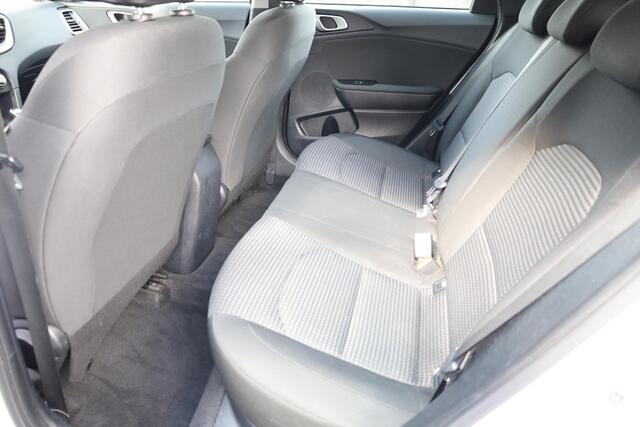 KIA CEE D Ceed Sportswagon 1.0 T-GDi TREKHAAK CAMERA DAB CARPLAY CRUISE NAVI ENZ.