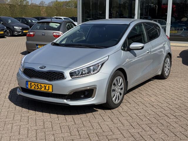 KIA CEE D cee'd 1.6 GDI ComfortLine / Bluetooth / Radio / Cruise Control / Airco