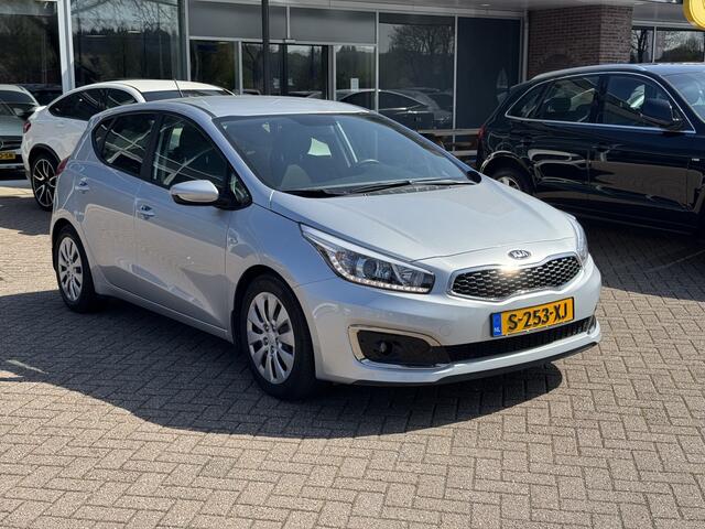 KIA CEE D cee'd 1.6 GDI ComfortLine / Bluetooth / Radio / Cruise Control / Airco