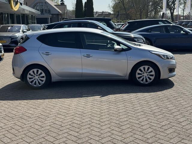 KIA CEE D cee'd 1.6 GDI ComfortLine / Bluetooth / Radio / Cruise Control / Airco