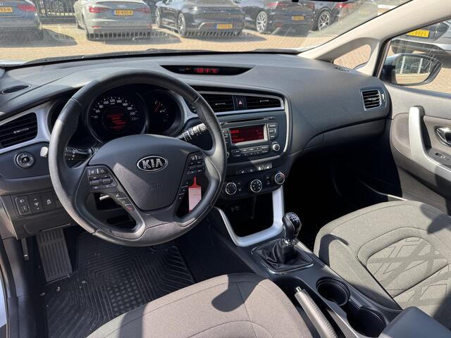 KIA CEE D cee'd 1.6 GDI ComfortLine / Bluetooth / Radio / Cruise Control / Airco
