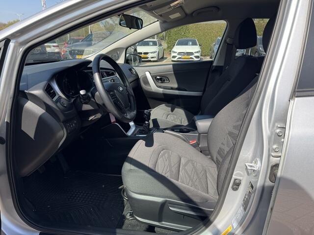 KIA CEE D cee'd 1.6 GDI ComfortLine / Bluetooth / Radio / Cruise Control / Airco