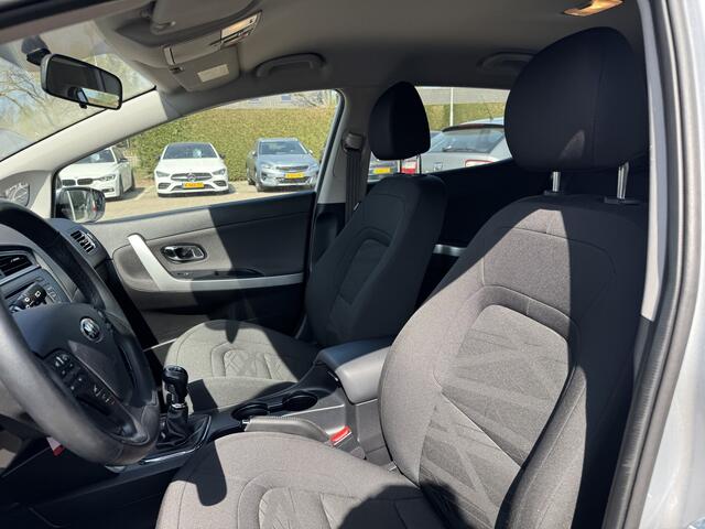 KIA CEE D cee'd 1.6 GDI ComfortLine / Bluetooth / Radio / Cruise Control / Airco