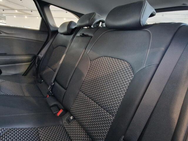 KIA CEE D Ceed Sportswagon 1.0 T-GDi DynamicPlusLine NAVIGATIE | ACHTERUITRIJCAMERA | PARKEERSENSOREN | CLIMATE CONTROL | 18" LICHTMETALEN VELGEN
