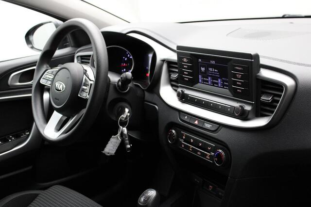 KIA CEE D Ceed 1.4i 16V 2019 Airco | Cruise control | Lane assist | USB | Bluetooth | Elektrische ramen + spiegels | 2 sleutels met centrale vergrendeling op afstand