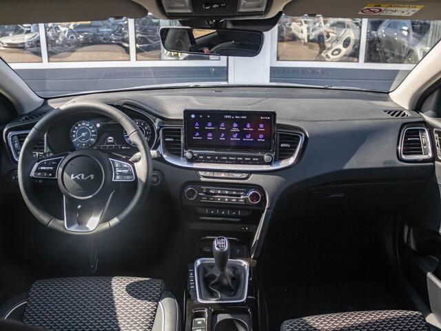 KIA CEE D Ceed Sportswagon 1.5 T-GDi DynamicPlusLine l Direct leverbaar l Stoel Stuurwiel verwarming l Navigatie l Apple Carplay Android Auto l