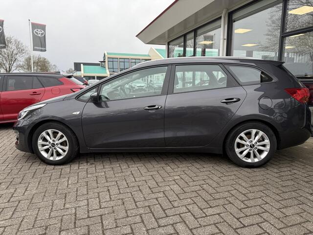 KIA CEE D cee'd Sportswagon 1.6 GDI First Edition Trekhaak | PDC A | Camera