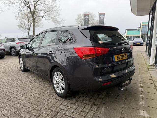 KIA CEE D cee'd Sportswagon 1.6 GDI First Edition Trekhaak | PDC A | Camera