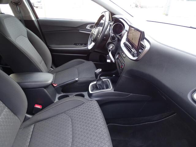 KIA CEE D Ceed Sportswagon 1.0 T-GDi DynamicLine 6-Bak, Navigatie, Camera, Bedienbaar Stuur, LM-Velgen, Airco/ECC, CruiseControl, Parkeersensoren