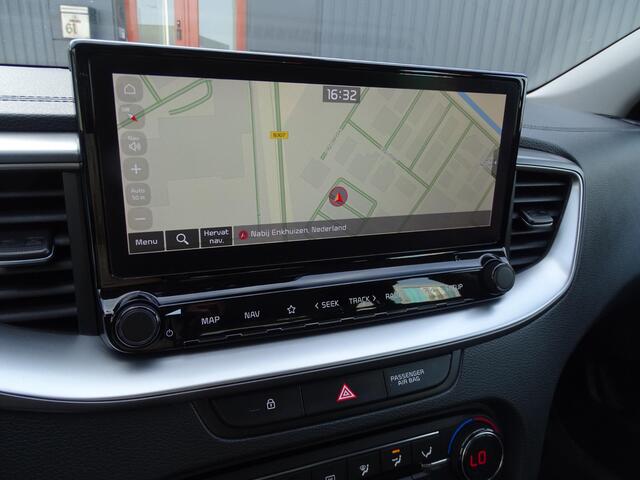 KIA CEE D Ceed Sportswagon 1.0 T-GDi DynamicLine 6-Bak, Navigatie, Camera, Bedienbaar Stuur, LM-Velgen, Airco/ECC, CruiseControl, Parkeersensoren