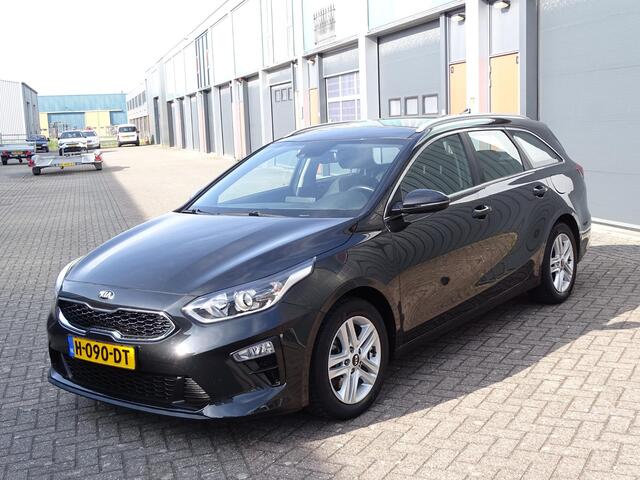 KIA CEE D Ceed Sportswagon 1.0 T-GDi DynamicLine 6-Bak, Navigatie, Camera, Bedienbaar Stuur, LM-Velgen, Airco/ECC, CruiseControl, Parkeersensoren