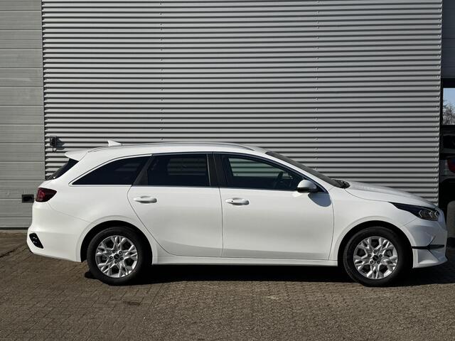KIA CEE D Ceed Sportswagon 1.5 T-GDi DynamicPlusLine DynamicPlusLine Snel Leverbaar | Camera | Stoelverwarming | Keyless | Navigatie | Apple Carplay/ Android auto |