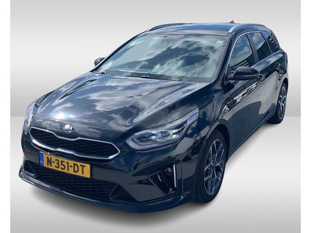 KIA CEE D Ceed Sportswagon 1.5 T-GDi GT-Line / Camera / Apple CarPlay / Keyless / 17'' / Stuurverwarming / Getint glas / DAB / Stoelverwarming