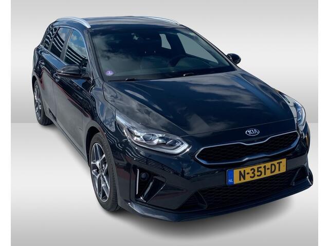 KIA CEE D Ceed Sportswagon 1.5 T-GDi GT-Line / Camera / Apple CarPlay / Keyless / 17'' / Stuurverwarming / Getint glas / DAB / Stoelverwarming