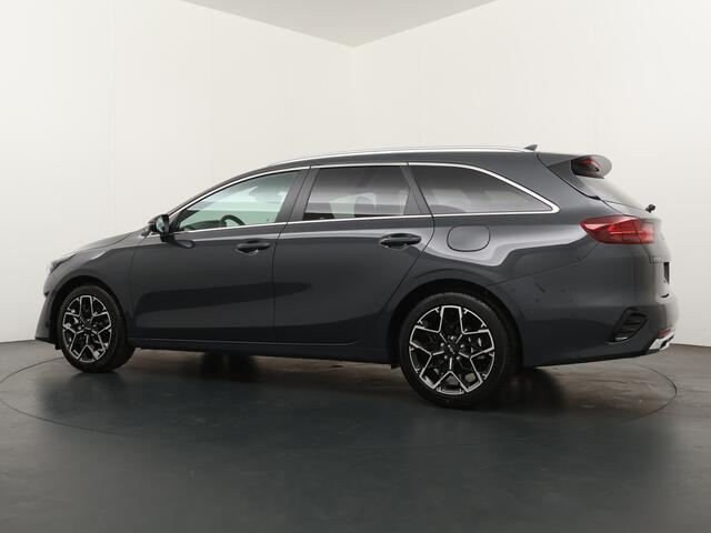 KIA CEE D Ceed Sportswagon 1.5 T-GDi GT-Line Automaat - *DEMO* - Adaptive cruise control - Dode hoek assistentie - Stoel/Stuur verwarming - Achteruitrij camera - Schuif/Kantel dak - Automatische achterklep - Apple Carplay/Android Auto - Fabrieksgarantie t/m 30-04-