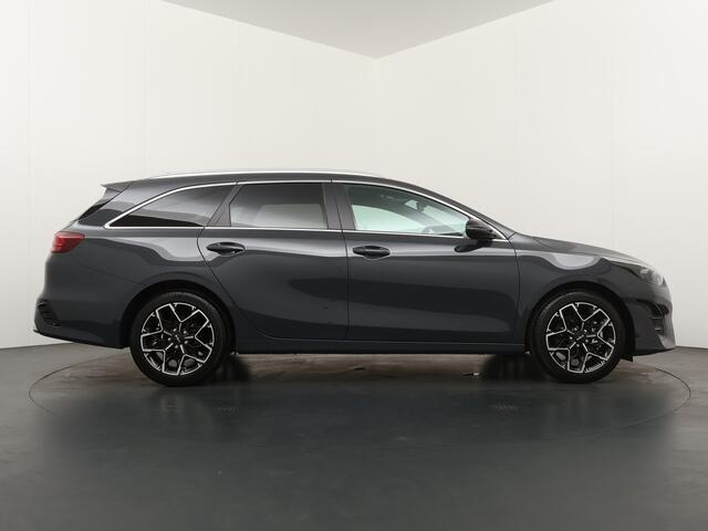 KIA CEE D Ceed Sportswagon 1.5 T-GDi GT-Line Automaat - *DEMO* - Adaptive cruise control - Dode hoek assistentie - Stoel/Stuur verwarming - Achteruitrij camera - Schuif/Kantel dak - Automatische achterklep - Apple Carplay/Android Auto - Fabrieksgarantie t/m 30-04-