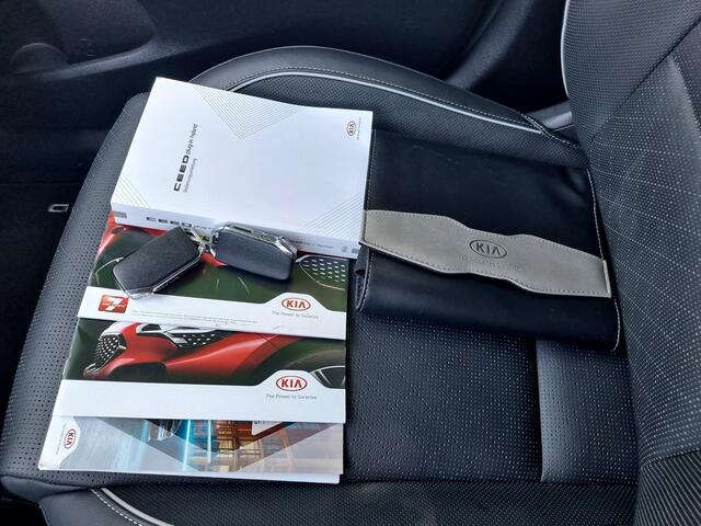KIA CEE D Ceed Sportswagon 1.6 GDI PHEV ExecutiveLine Automaat / Schuif-/Kanteldak / Lederen Bekleding / Cruise Control Adaptief