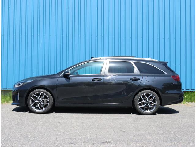 KIA CEE D Ceed Wagon 140pk GT-Line Automaat | 1ste Eigenaar | Glazen dak | Camera | AppleCarPlay/AndroidAuto | Keyless | Climate | AUTOMAAT | Privacy Glass |