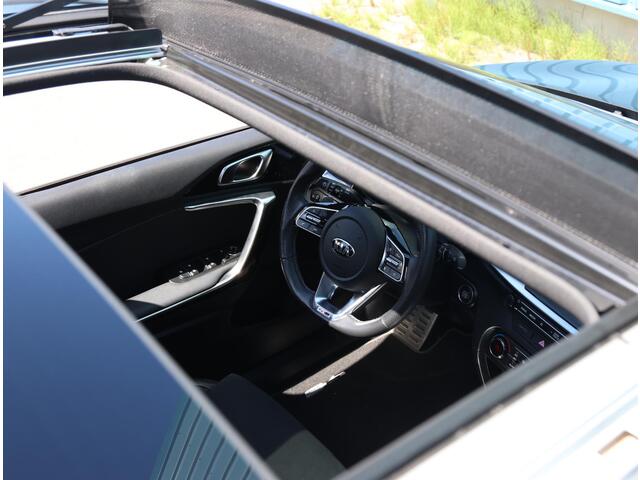 KIA CEE D Ceed Wagon 140pk GT-Line Automaat | 1ste Eigenaar | Glazen dak | Camera | AppleCarPlay/AndroidAuto | Keyless | Climate | AUTOMAAT | Privacy Glass |