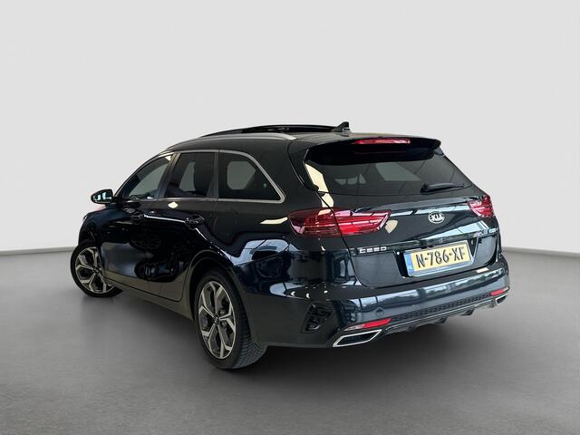 KIA CEE D Ceed Sportswagon 1.6 GDI PHEV ExecutiveLine Automaat | Panoramadak | Leder | Stoelkoeling | Camera | Navi | 17" Velgen | Clima | Stuur-/Stoelverwarmimg | PDC | Cruise | LED |