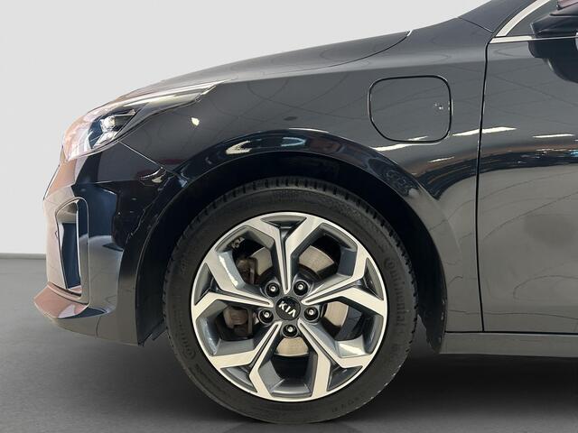 KIA CEE D Ceed Sportswagon 1.6 GDI PHEV ExecutiveLine Automaat | Panoramadak | Leder | Stoelkoeling | Camera | Navi | 17" Velgen | Clima | Stuur-/Stoelverwarmimg | PDC | Cruise | LED |