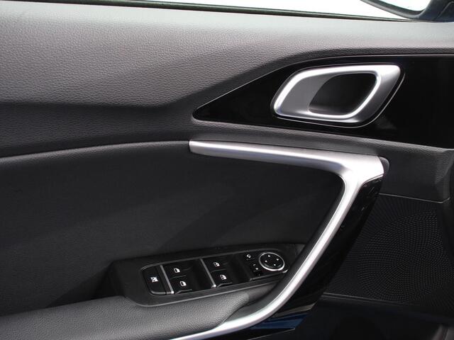 KIA CEE D Ceed Sportswagon 1.6 GDI PHEV DynamicLine Climate control Achteruitrijd camera Cruise control Parkeersensoren LED Lane assist Apple Carplay/ Android auto