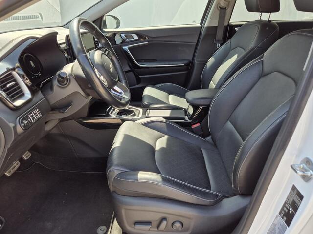 KIA CEE D Ceed Sportswagon 1.6 GDI PHEV Plug-in ExecutiveLine Automaat / Apple Carplay Android Auto / Adaptief CC / Stoel-, Stuur en achterbankverwarming / Achteruitrijcamera / Elektrische achterklep / Trekgewicht 1300 kg / Stoelventilatie /