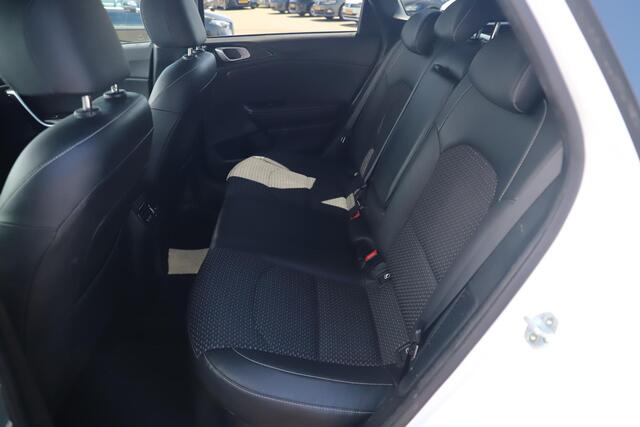 KIA CEE D Ceed Sportswagon 1.6 GDI PHEV DynamicPlusLine Automaat Trekhaak Navigatie Achteruitrijcamera Stuur & Stoelverwarming