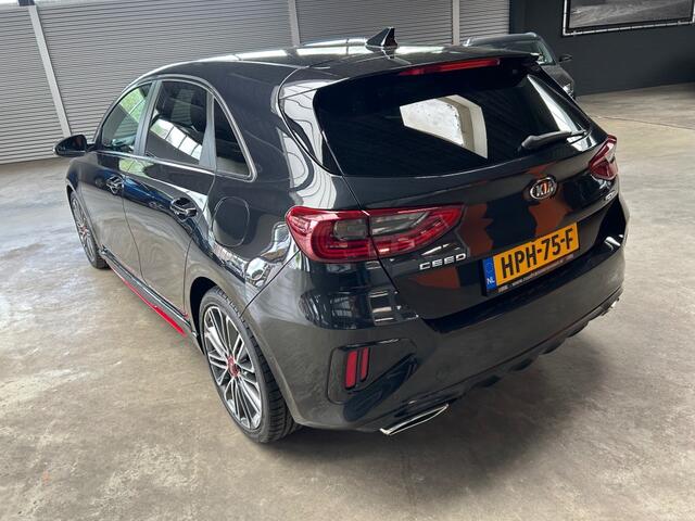 KIA CEE D 1.6 T-GDI GT / 204PK Automaat / voll