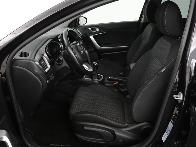KIA CEE D Ceed 1.0 T-GDi DynamicLine | Trekhaak | Carplay | Camera | Parkeerhulp | Cruise control | Climate control | LED | Bluetooth