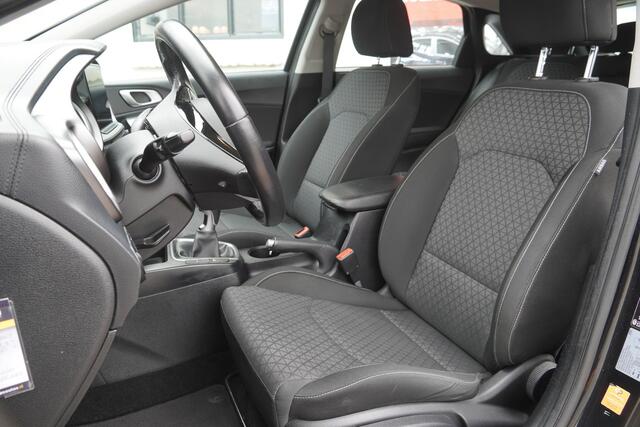 KIA CEE D Ceed 1.4 T-GDi DynamicLine Facelift Navi PDC