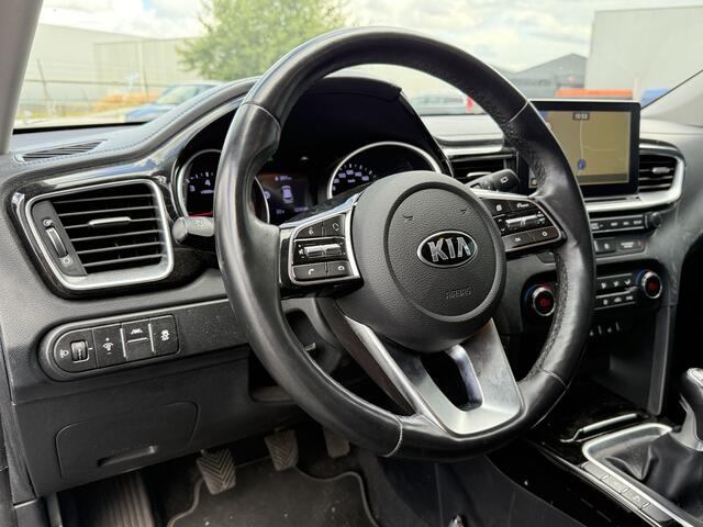 KIA CEE D Ceed Sportswagon BWJ 2020 1.0 120 PK T-GDi DynamicPlusLine STOELVERW. / STUURVERW. / HALF LEDER / PRIV. GLAS / KEYLESS / CLIMA / NAVI / CRUISE / BLUETOOTH / MULTIFUNCT.STUUR