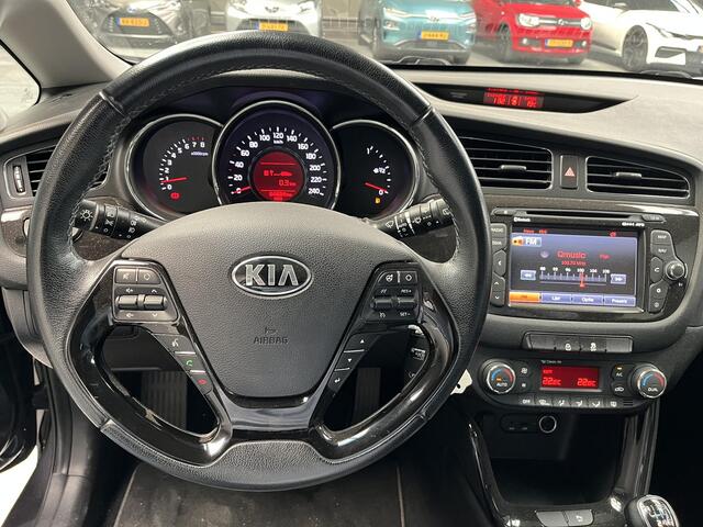 KIA CEE D cee'd Sportswagon 1.6 GDI BusinessLine met Trekhaak, CruiseControl, Klimaat Controle, Automatisch dimmende Binnenspiegel, Navigatie